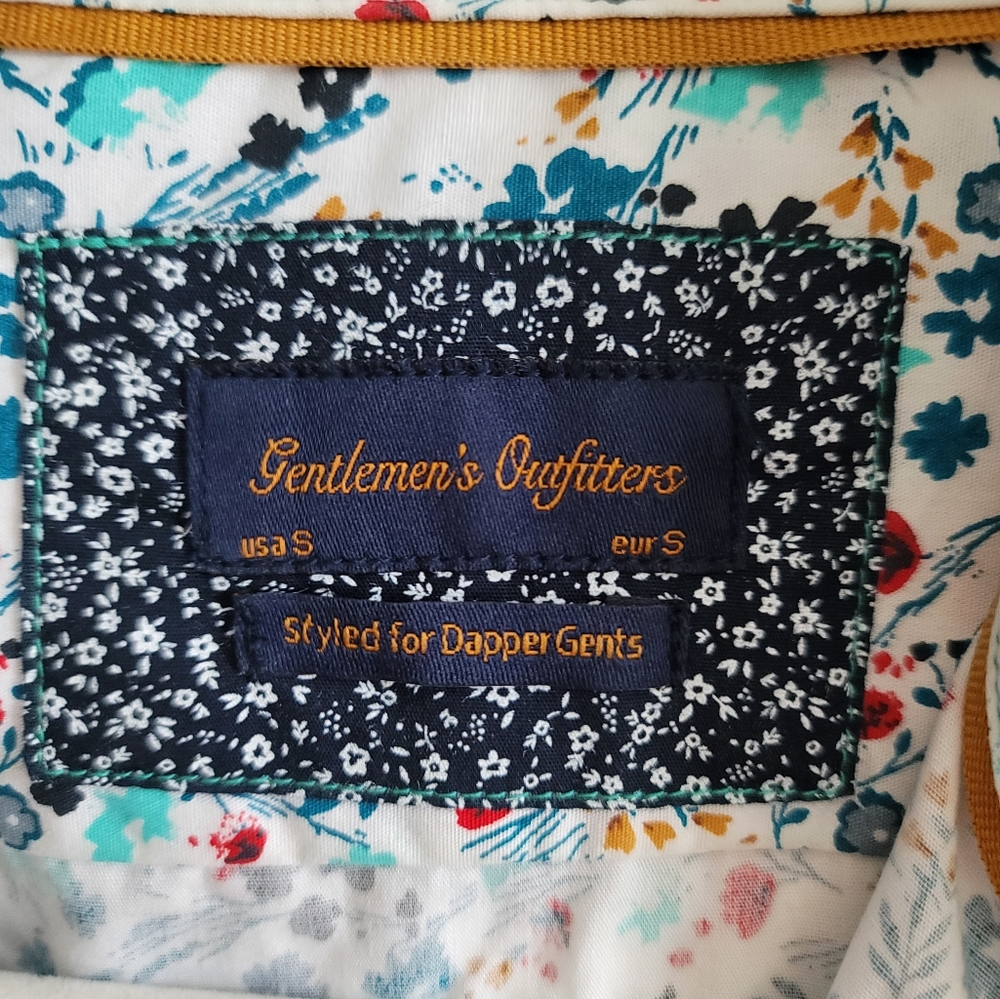 Button up - Picture 3 of 3